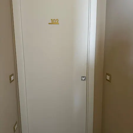 بيت ضيافة Cesarano House