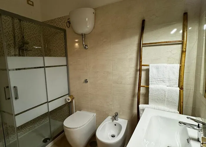 Cesarano House Гостевой дом Помпеи